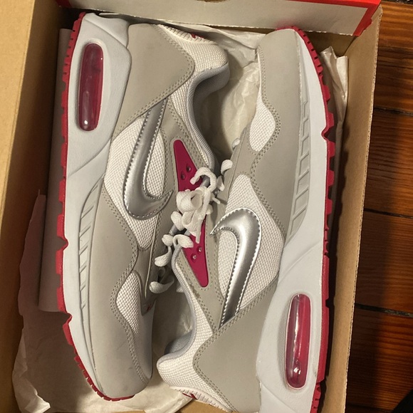 Nike Women's Air Max Correlate Running Sneakers - Picture 2 of 7